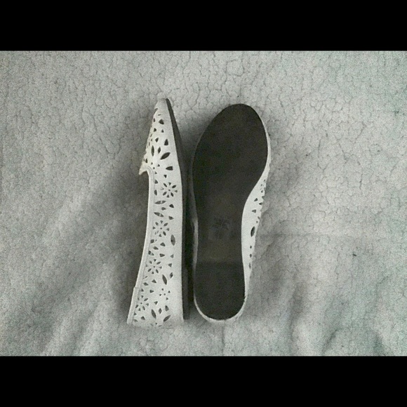 White flats size 6.5 - Picture 3 of 3